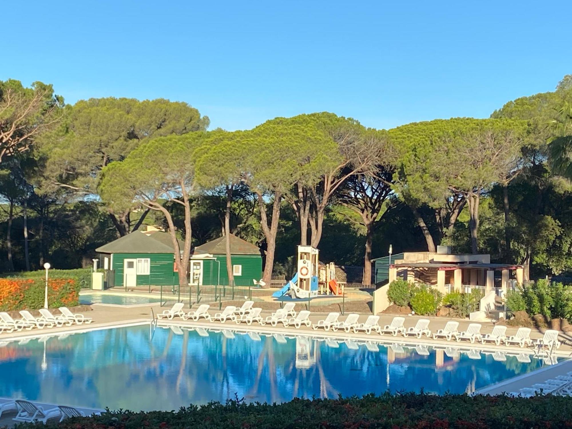 Domaine Valescure Appartement 1 Ou 2 Pieces Vue Jardin Ou Piscine Saint-Raphaël エクステリア 写真